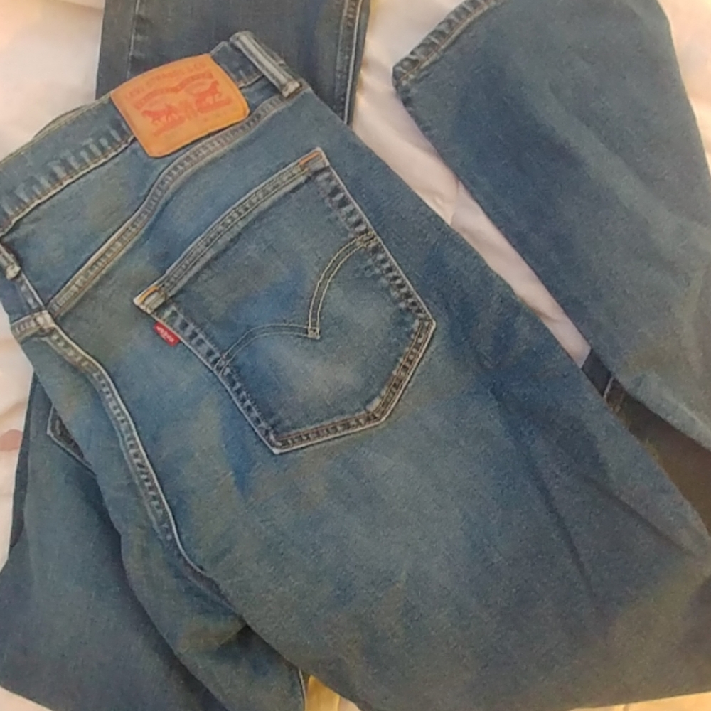 Levis
